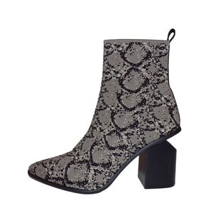 STEVE‎ MADDEN Nikia Bootie Knit Ankle Boot Gray Snake Stretch sz 7 New